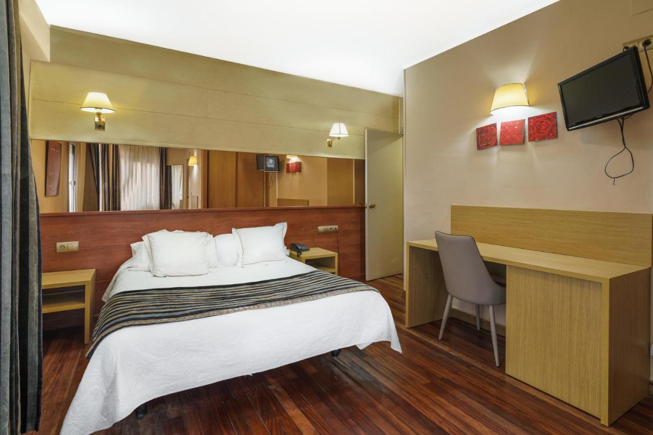Hotel Regio Торелавега Екстериор снимка