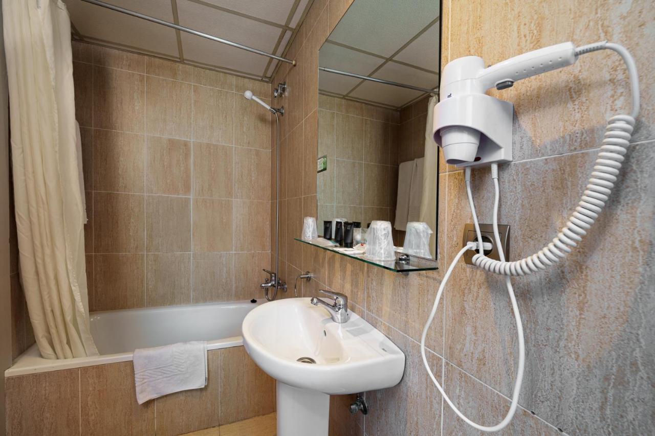 Hotel Regio Торелавега Екстериор снимка