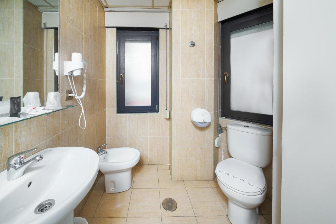 Hotel Regio Торелавега Екстериор снимка
