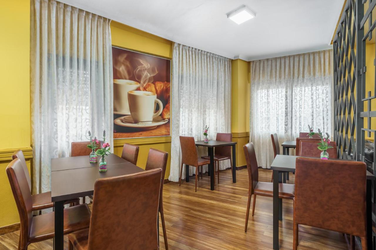Hotel Regio Торелавега Екстериор снимка
