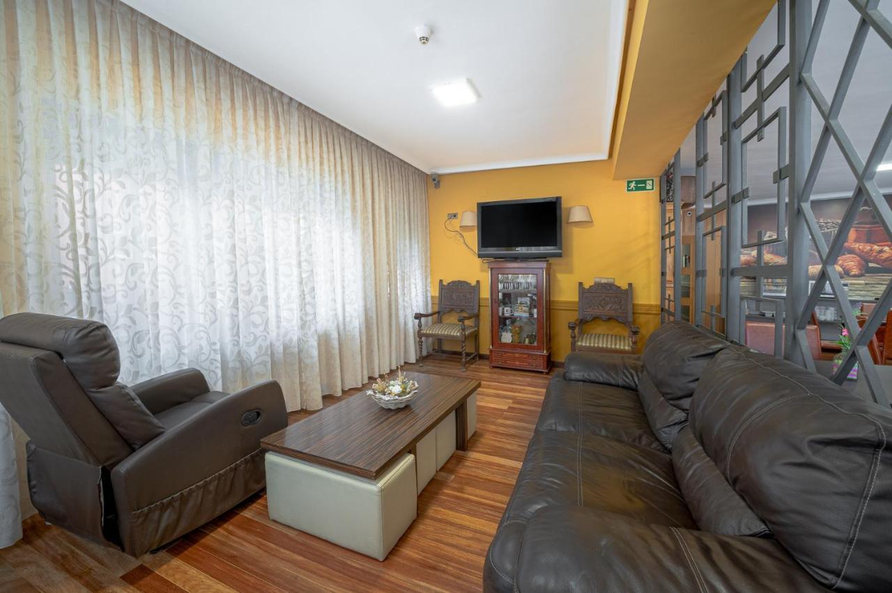 Hotel Regio Торелавега Екстериор снимка