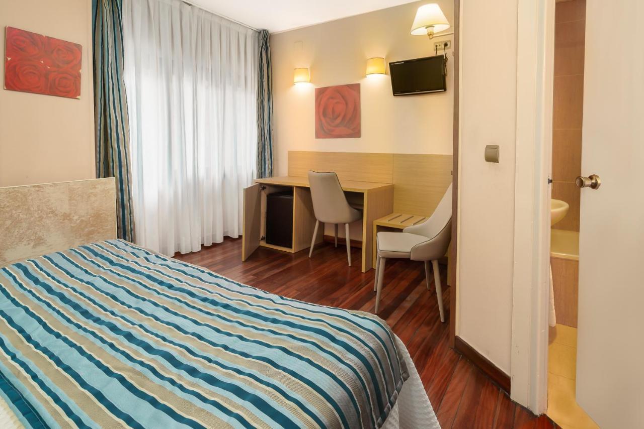 Hotel Regio Торелавега Екстериор снимка