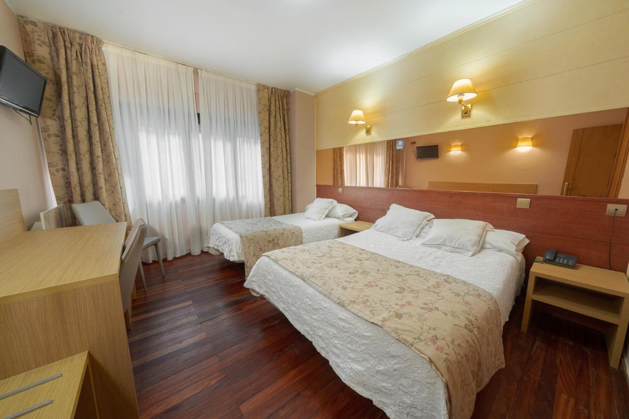 Hotel Regio Торелавега Екстериор снимка