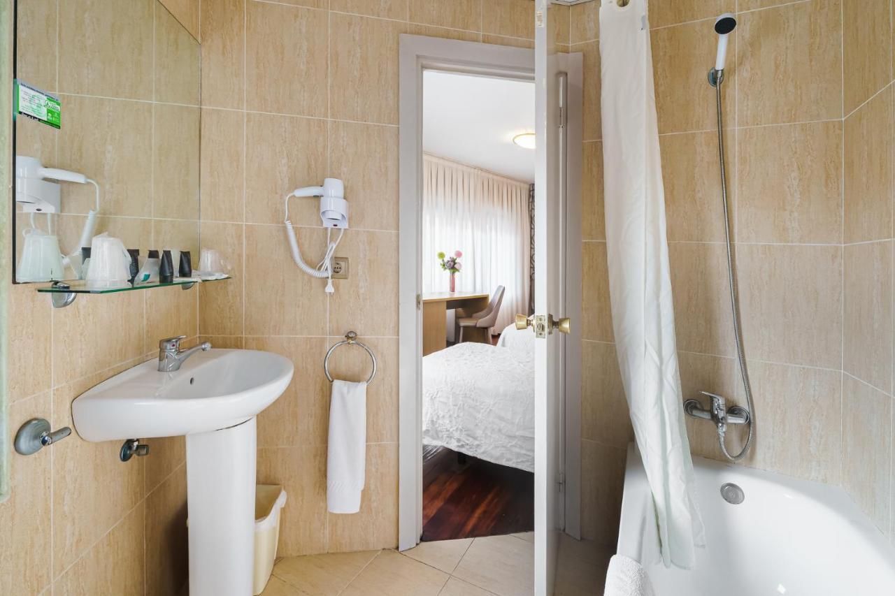 Hotel Regio Торелавега Екстериор снимка