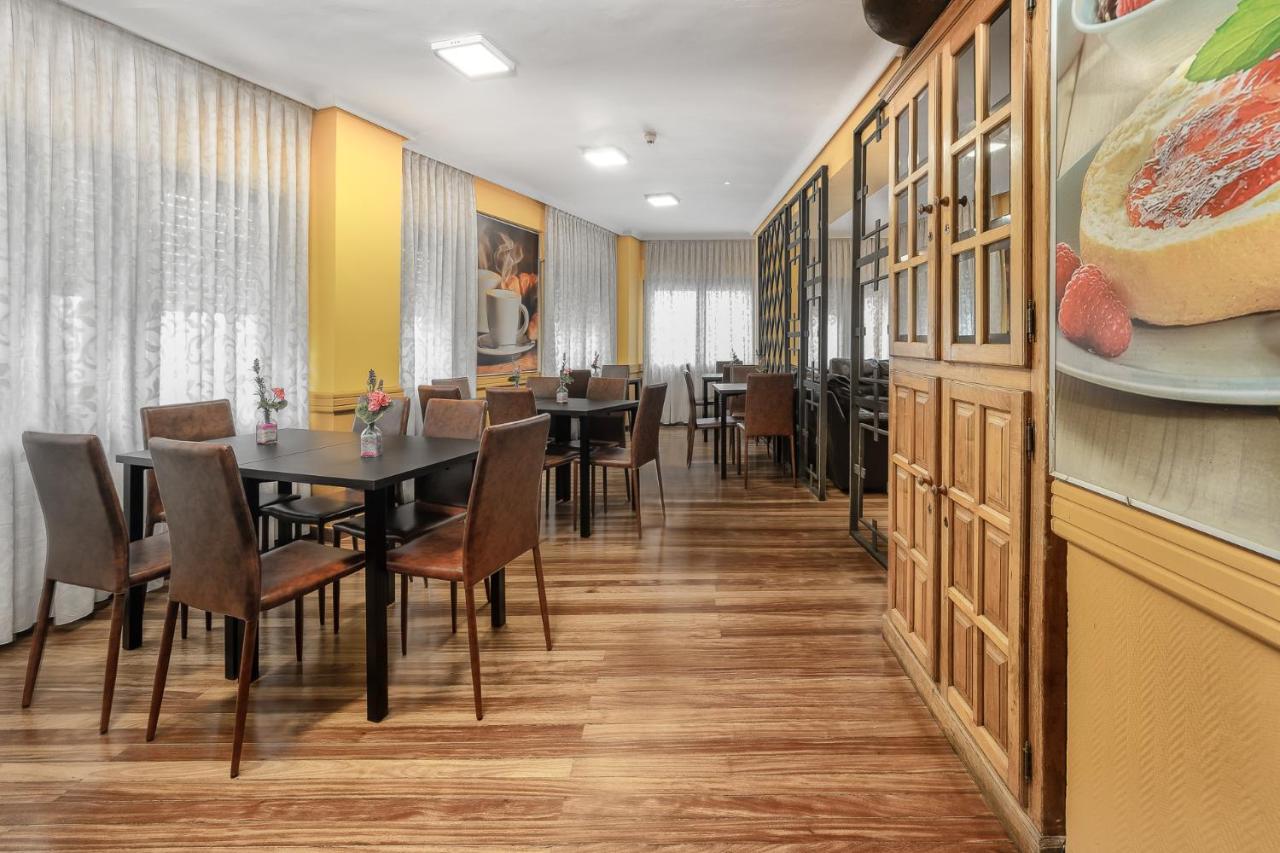 Hotel Regio Торелавега Екстериор снимка